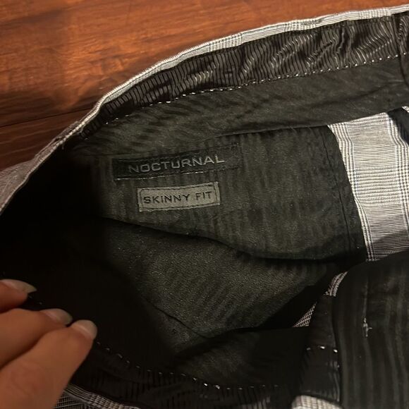 Mens Skinny Fit Gray Plaid Pant - Skinny Leg - NEW - Size 31W 32L - Picture 3 of 5